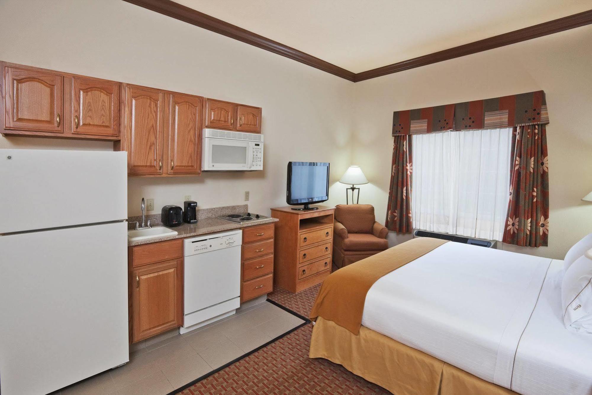 Holiday Inn Express & Suites Glenpool, An Ihg Hotel Exterior photo